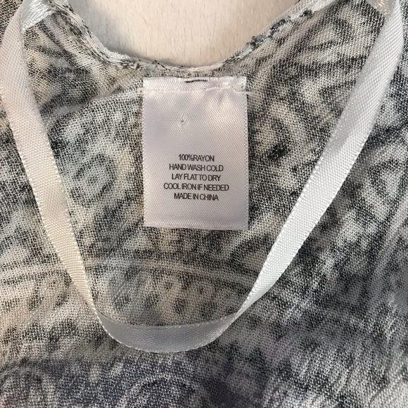 Open Front Sleeveless Kimono Women’s Size XXL Multicolor Floral Print Tassels. - Picture 5 of 12